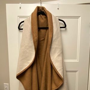 Anthropologie tan/cream heavy poncho/wrap